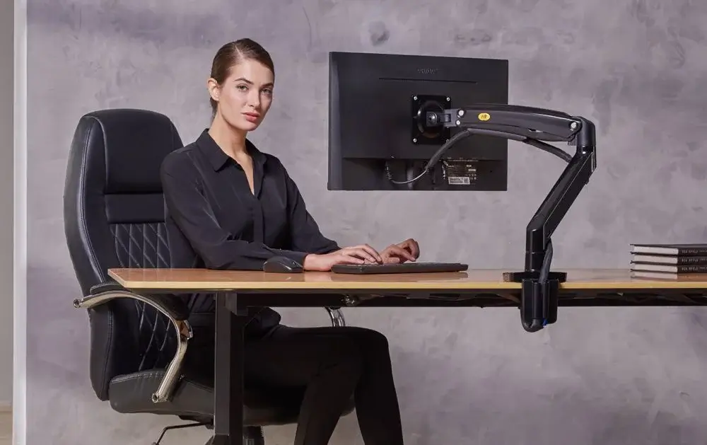 Qual o melhor suporte para monitor? Veja 10 melhores modelos